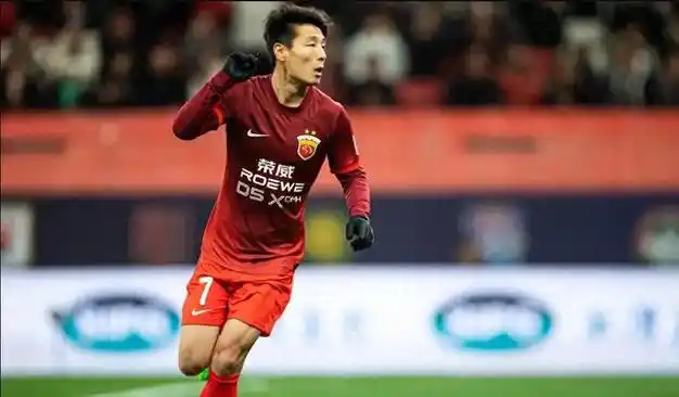 武磊破荒双响炮,霸气回应质疑声!