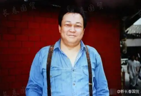 66岁"包青天"金超群近照曝光 经历大病后恢复良好