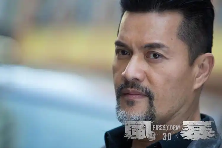 66岁吕良伟状态冻龄外表40岁内心30岁想拍爱情片和三婚无关