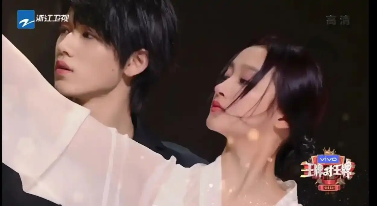 时代少年团#宋亚轩# 关晓彤#神仙爱豆 #可盐可甜的爱豆  - 抖音