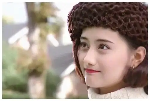 一帘幽梦陈德容饰演的紫菱眼神无辜楚楚可怜梦幻的女孩