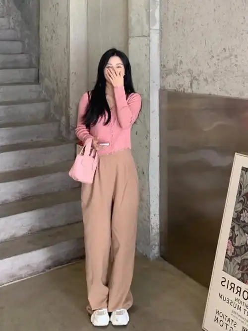 原来粉色和卡其色也能搭的那么好看