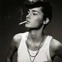 男生黑白头像抽烟超帅【点击鼠标右键下载】