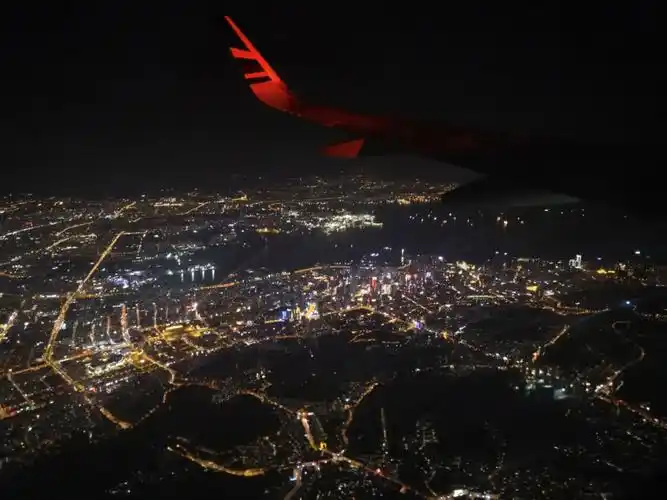 坐飞机时拍的一些城市夜景