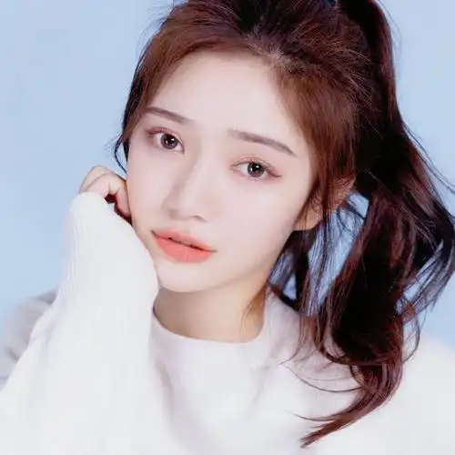 2022头像女生简单气质大方图片