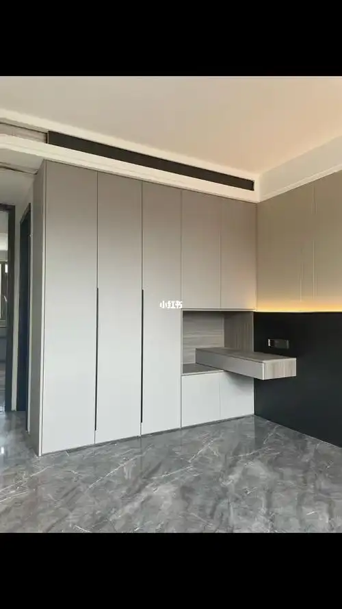 现代极简凤格一门到顶衣柜