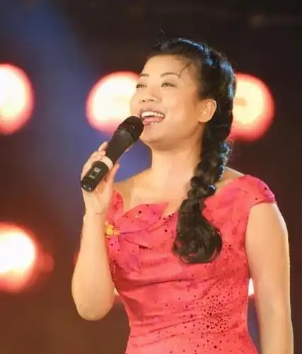 原创国家一级演员张也音乐才女荣登25次春晚52岁依旧单身