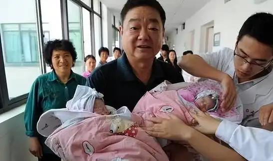 怀孕|领养|盛海琳|孤儿院|双胞胎姐妹_网易订阅