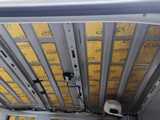 大通v80床车改装中