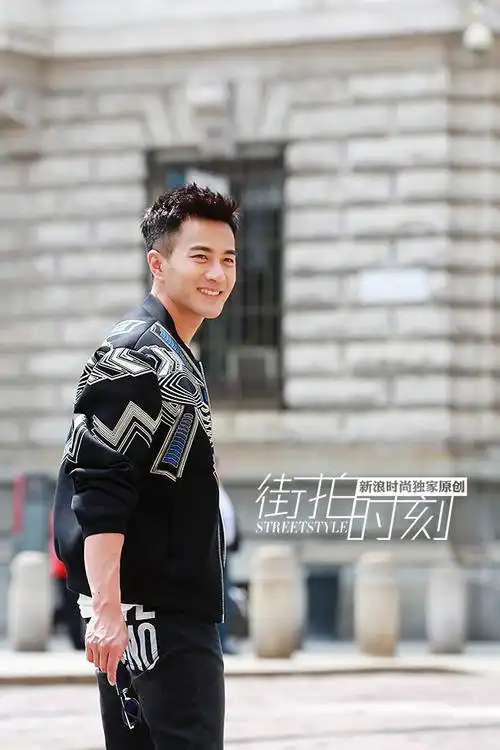 街拍时刻刘恺威酷炫型男范儿行走米兰