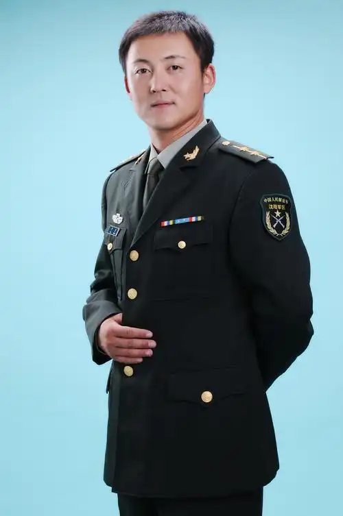 [原创]八一情缘军装婚纱照