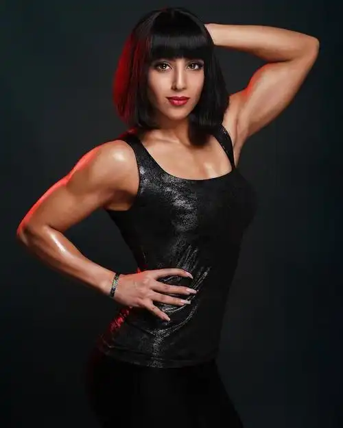 哥伦比亚健身模特,向粉丝分享保持身材的方法,完美身材的秘密|肌肉