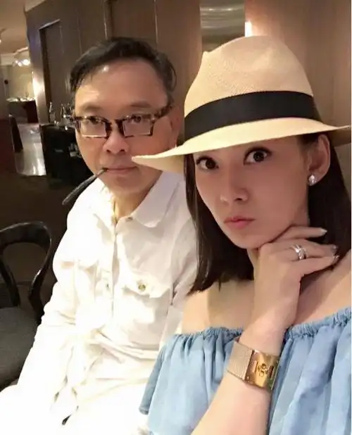 宝藏贵妇,优雅和沙雕并存
