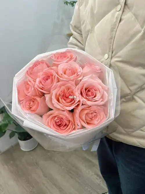 11朵戴安娜玫瑰花束