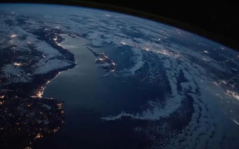 蓝色宝石 | 从国际空间站看太空中的地球 | earth views: from space