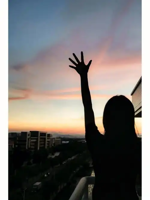 仿佛伸手就能触碰童年