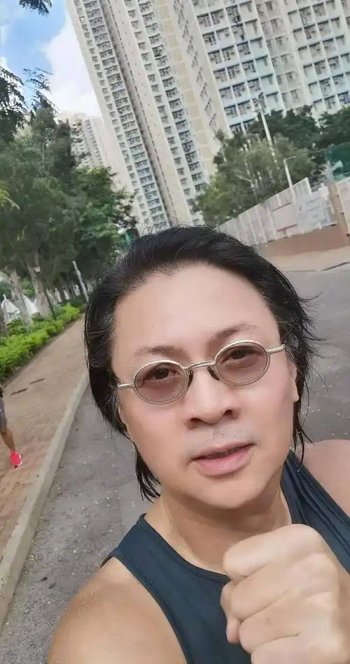 亚视前知名小生尹天照久违现身,自曝如非必要,绝不回港拍剧_发展_内地