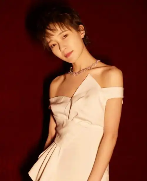 回顾焦俊艳:被亲爹吐槽太土,出道至今无绯闻,至今仍