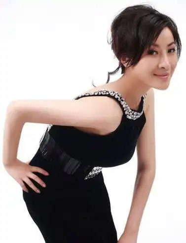 赵本山的老婆王雅捷走红后两人不再合作如今让人羡慕