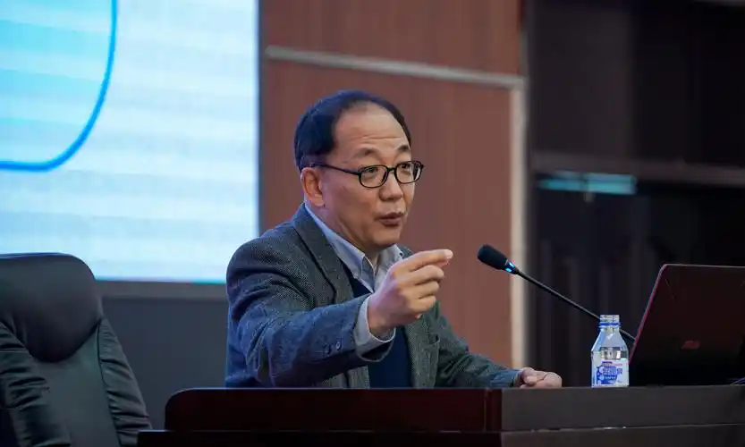 通化师范学院副校长张东鸣应邀作专题报告