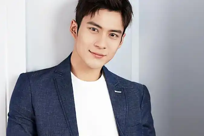 根据在网上的资料显示韩东君在跨界歌王的第六期中就被淘汰了.