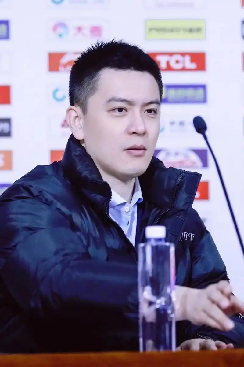 杨鸣#杨鸣最帅 #辽宁男篮 #壁纸 - 抖音