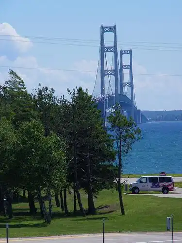 crossing mackinac bridge - fiddlers restrungs waterbound 2010