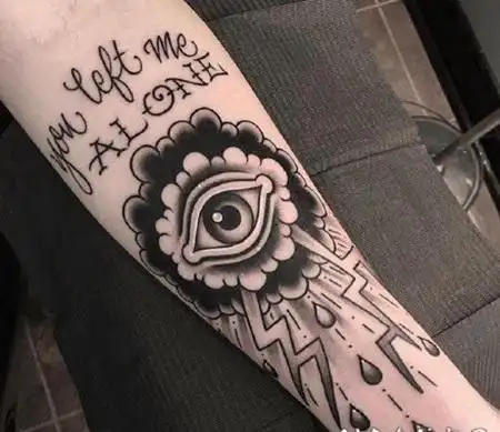 oldschool风格的眼睛纹身作品