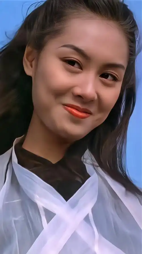 52岁朱茵近况:住深山残屋,开97年破车,早已活成自己想要的样子