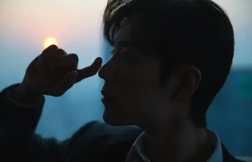 肖战白衬衫西服帅气图片68