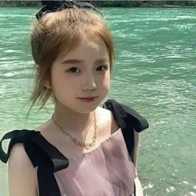 好看清纯的圆脸女头圆脸女孩看起来特别可爱