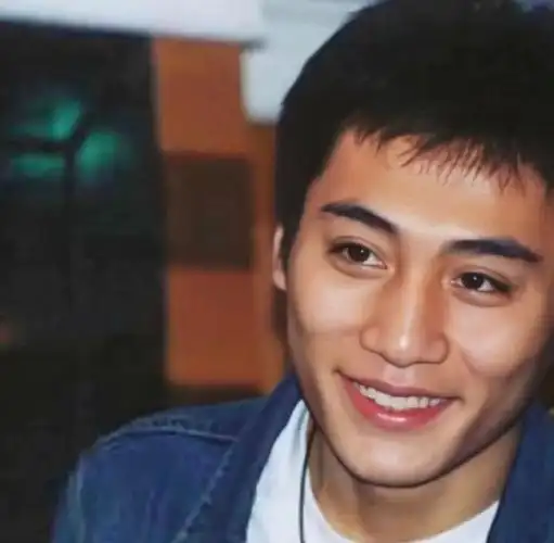 年轻时期的刘烨