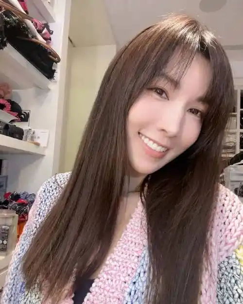 陈若仪晒15岁儿子背影照 kimi穿卫衣清瘦帅气_林志颖_妻子_娱乐