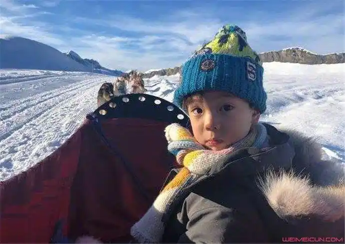 杜宇麒现在的样子 嗯哼读书后样子大变变的好憔悴