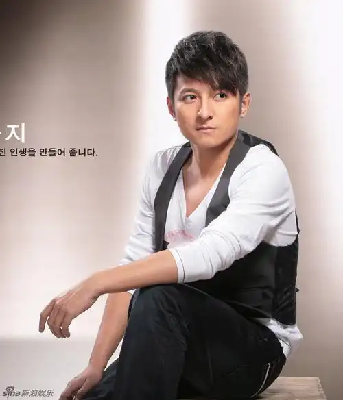 组图:李维嘉旧照回顾庆生日 综艺咖的青涩过往