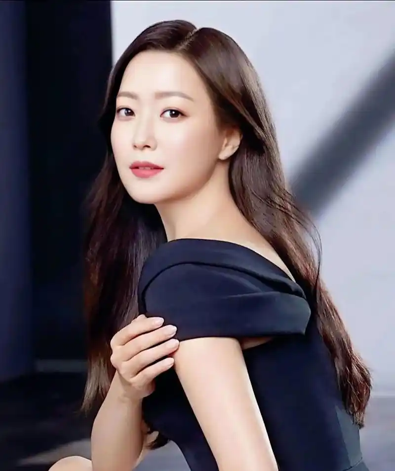 金喜善美照欣赏