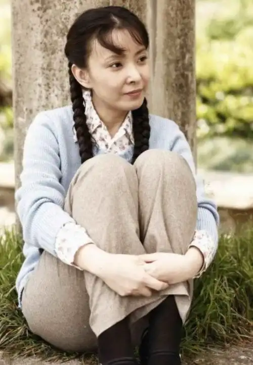 李梅刘威葳唱k猛跑调额头凸出不自然曾被传是张嘉益前妻