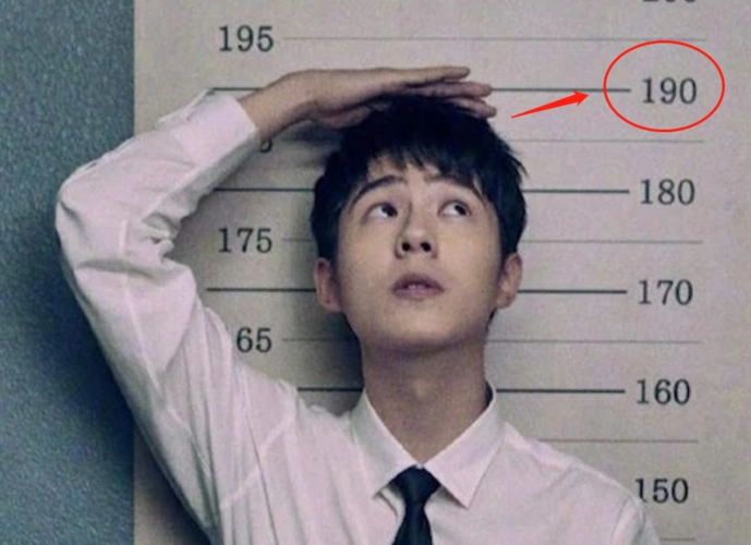 探案3预热晒演员监狱风剧照意外暴露大家的真实身高