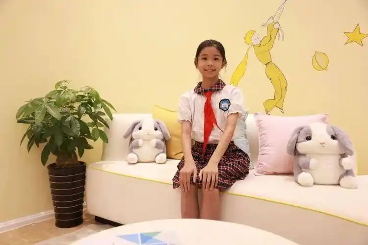 本真五年级形象少年个人风采展_同学_女孩_阳光