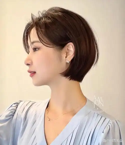 气场十足的超短发,可甜可酷,非常适合喜欢剪短发的女生.