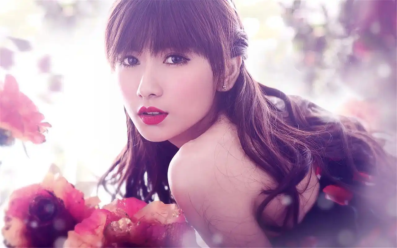 精选清纯的性感美女诱惑高清唯美艺术写真图片桌面壁纸