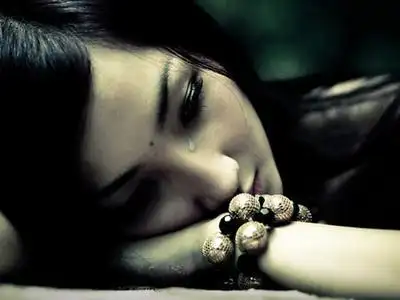 痛彻心扉的伤感句子(发个心情说说吧)