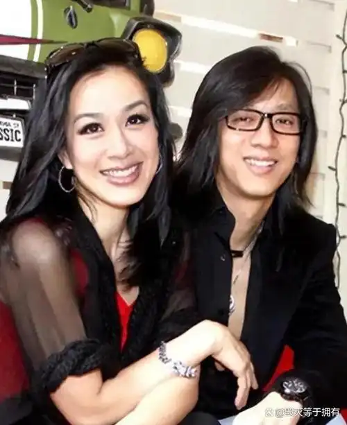 五位娶"老女人"的男明星,年龄最大相差12岁,到底图她们啥?