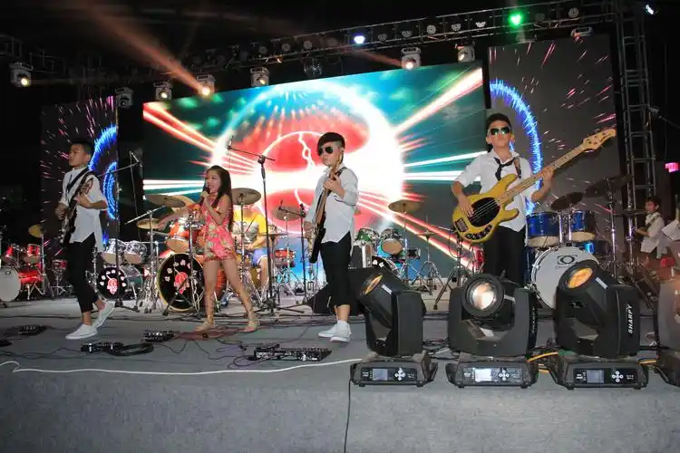 淄博市首支儿童摇滚乐队〈baby tree乐队〉