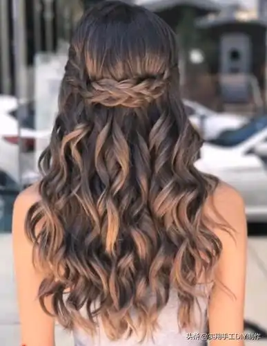 「发型diy」30款美观实用的中长卷发编发,小女人韵味十足