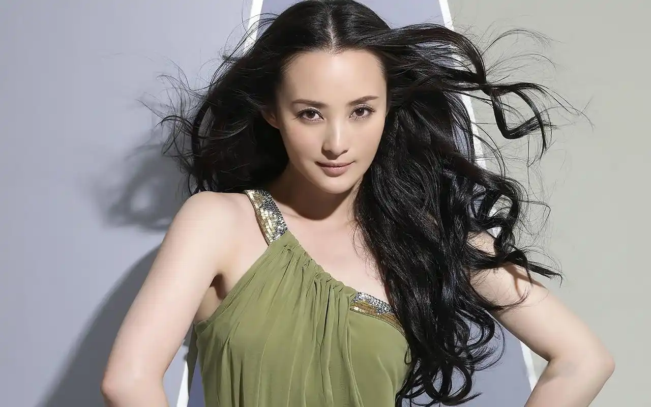 长相清纯 气质高贵的女明星——蒋勤勤