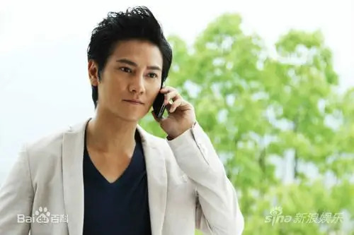 中国式关系电视剧中扮演何俊嫌的人叫什么原名