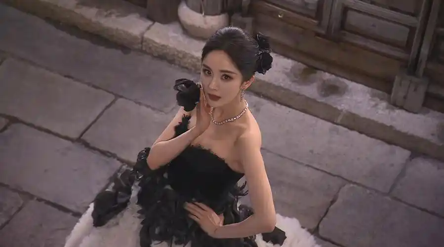 高清1080p回顾杨幂gq2023moty年度人物盛典双栖红毯cut杨幂的红毯被