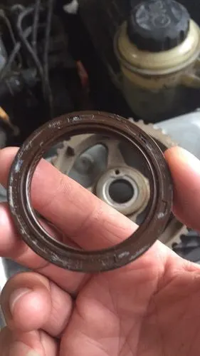 【图】更换凸轮轴油封作业!_乐风论坛_汽车之家论坛