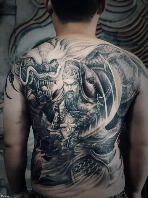 背部新传统关公龙写实传统简介:擅长传统,欧美写实,有绘画功底,可一对